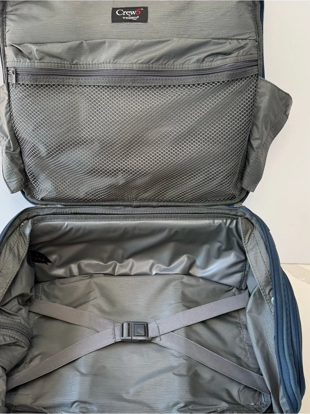Travelpro Crew 16”Rolling Business Bag Blue Wheeled Carry On Travel Luggage Tote